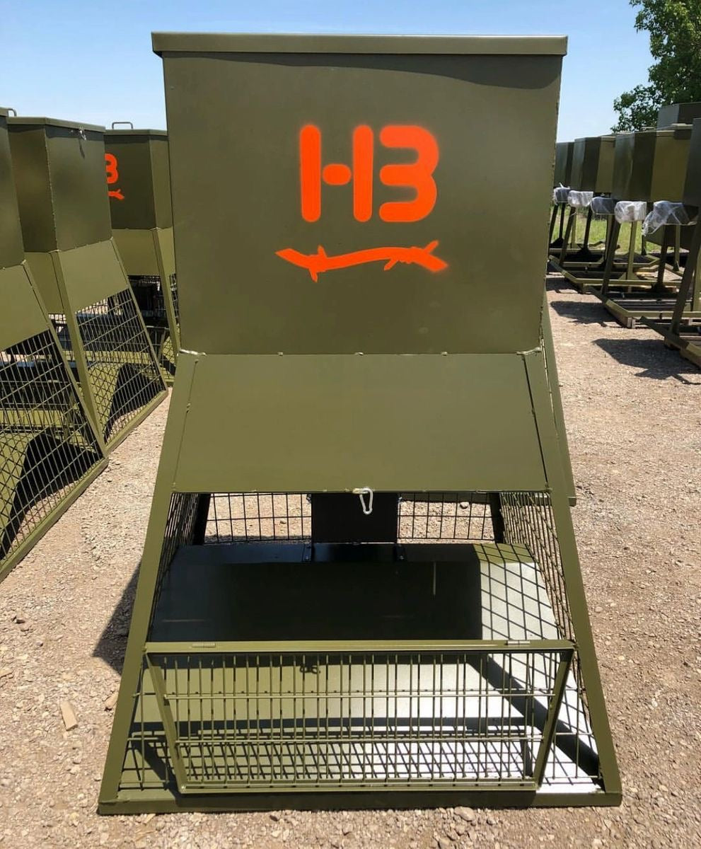 HB 700lb Feeder